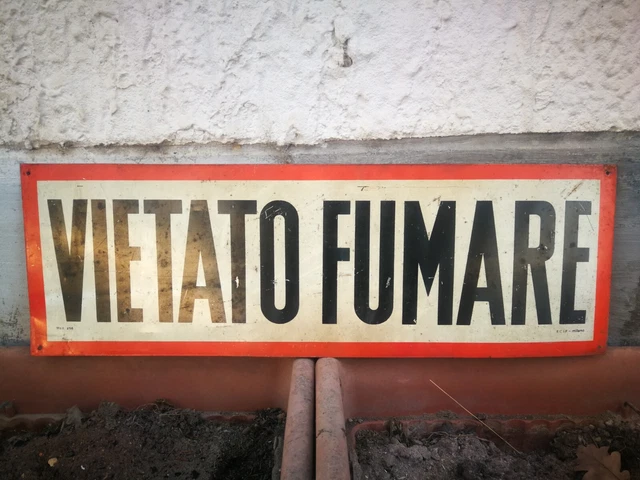 Cartello Vietato Fumare locali pubblici alluminio adesivo 18x12cm